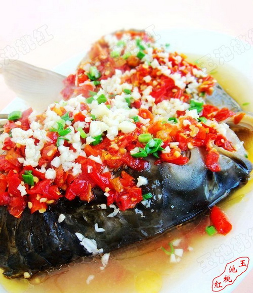 剁椒鱼头怎么做？_美食